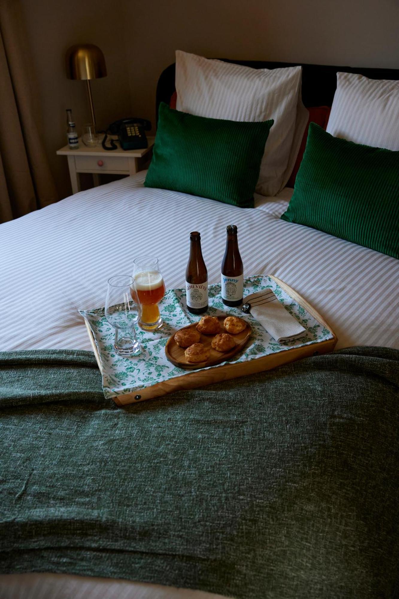 Le Sommelier Bed & Breakfast ไบโยล ภายนอก รูปภาพ